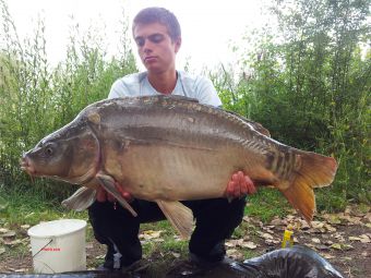 Les costumes pour la pêche dhiver le prix